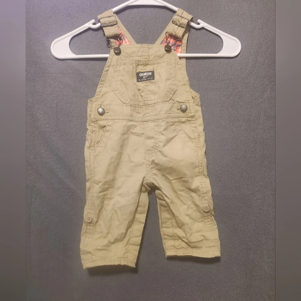 Oshkosh B'Gosh Size 6M Khaki